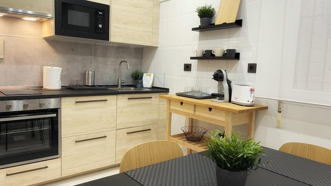 Vivienda Turistica Urbana En Santuchu, Comoda, Funcional Y Con Parking Bilbao Exterior photo